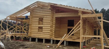 Монтаж стропильной системы на объекте загородного дома в Дядькино.